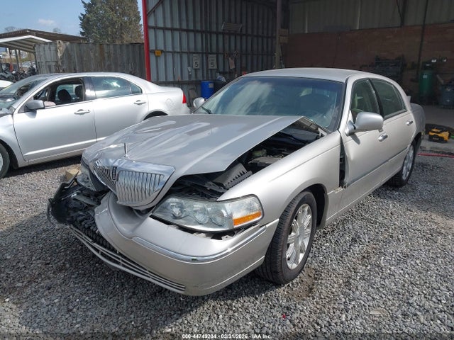 Продаж на аукціоні авто 2011 Lincoln Town Car Signature Limited, vin: 2LNBL8CV7BX750663, номер лоту: 44749204