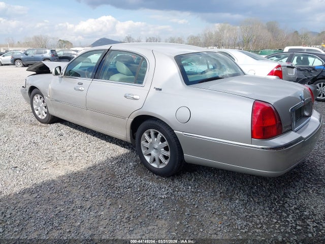Продаж на аукціоні авто 2011 Lincoln Town Car Signature Limited, vin: 2LNBL8CV7BX750663, номер лоту: 44749204