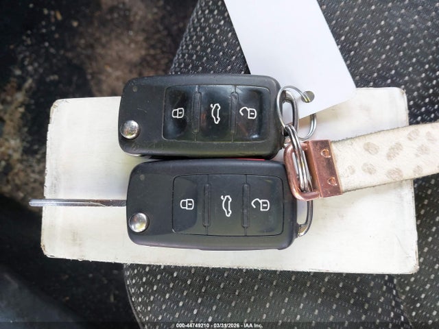 1VWAT7A34HC064577 Volkswagen Passat 1.8t S
