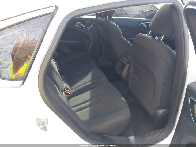 44749234 :رقم المزاد ، 1C3CCCAB9FN684777 vin ، 2015 Chrysler 200 Limited مزاد بيع