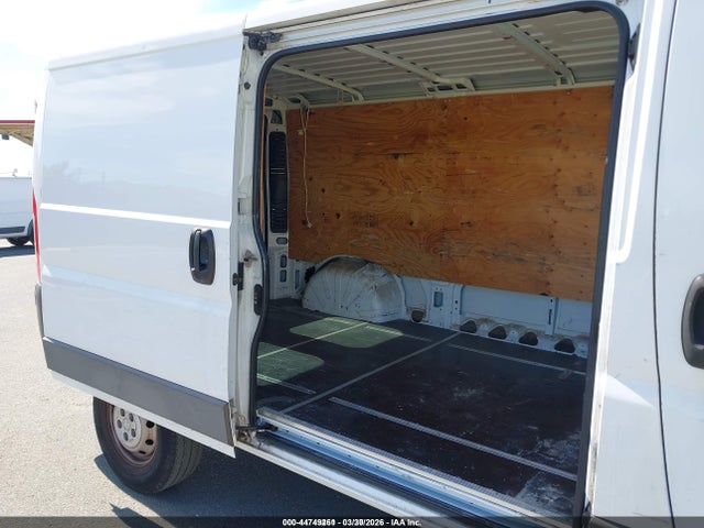 3C6TRVAG7JE147329 RAM Promaster 1500 Low Roof 136 Wb