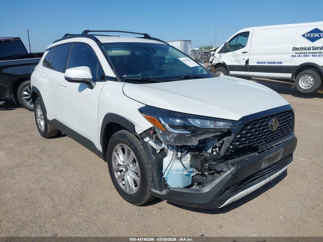 44749266 :رقم المزاد ، 7MUCAAAG0NV017404 vin ، 2022 Toyota Corolla Cross Le مزاد بيع