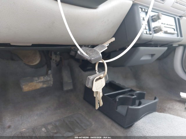 1990 Pontiac Grand Prix Le მანქანა იყიდება აუქციონზე, vin: 1G2WJ54T7LF282295, აუქციონის ნომერი: 44749299