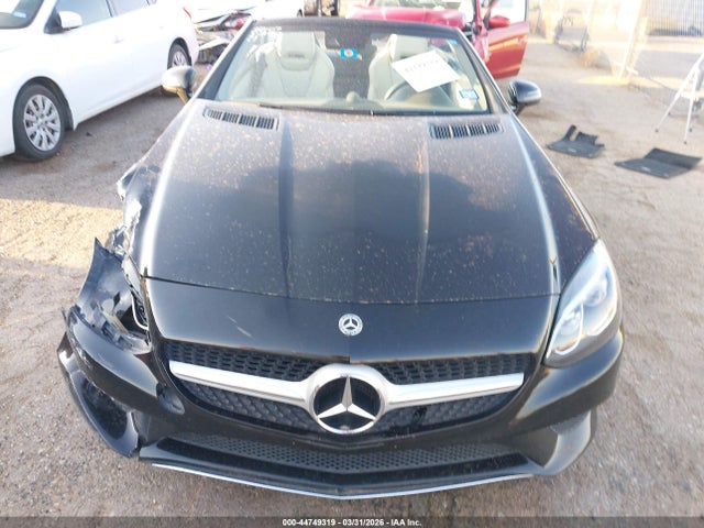 44749319 :رقم المزاد ، WDDPK3JA8HF144086 vin ، 2017 Mercedes-benz Slc 300 مزاد بيع