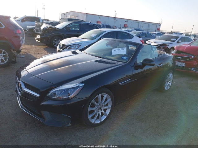 44749319 :رقم المزاد ، WDDPK3JA8HF144086 vin ، 2017 Mercedes-benz Slc 300 مزاد بيع
