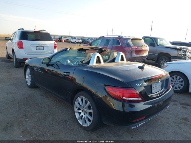 44749319 :رقم المزاد ، WDDPK3JA8HF144086 vin ، 2017 Mercedes-benz Slc 300 مزاد بيع