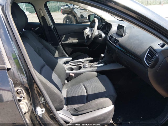 3MZBM1U79FM189745 Mazda Mazda3 I Sport