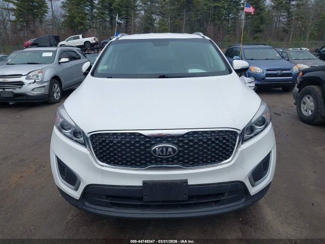5XYPGDA32JG427041 KIA Sorento 2.4l Lx