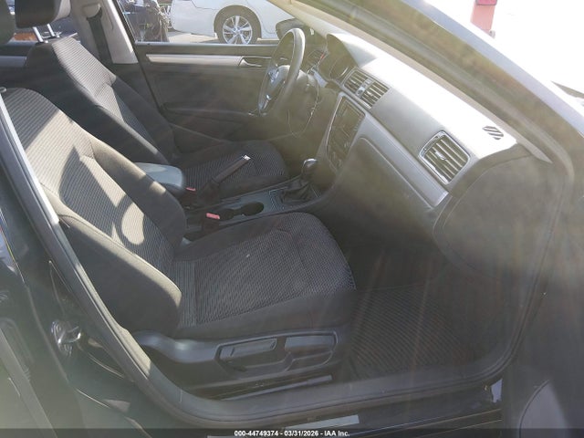 2017 VOLKSWAGEN PASSAT 1VWAT7A37HC034442 Photo 4