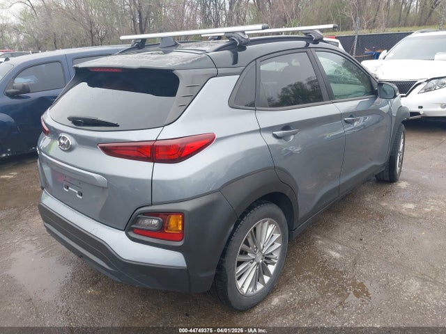 44749375 :رقم المزاد ، KM8K22AAXJU142786 vin ، 2018 Hyundai Kona Sel مزاد بيع