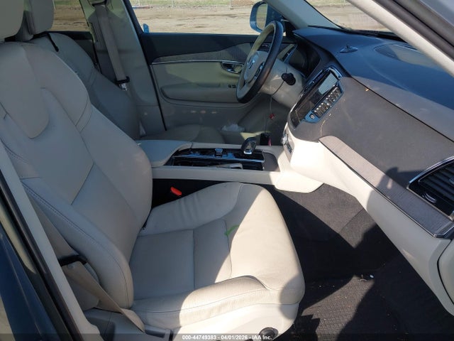 2023 Volvo Xc90 B6 Plus 7-seater მანქანა იყიდება აუქციონზე, vin: YV4062PN5P1951792, აუქციონის ნომერი: 44749383