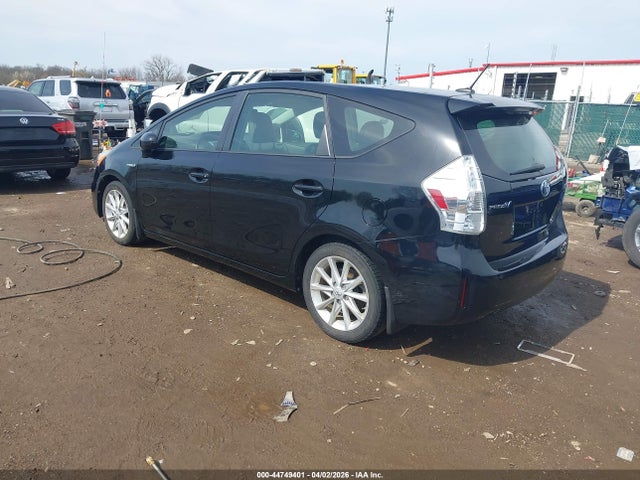 2014 TOYOTA PRIUS V JTDZN3EU3E3300501 Photo 2