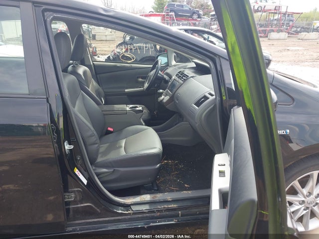 2014 TOYOTA PRIUS V JTDZN3EU3E3300501 Photo 4