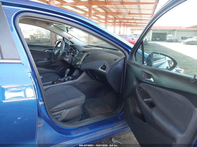 2019 CHEVROLET CRUZE 1G1BE5SM3K7138027 Photo 4