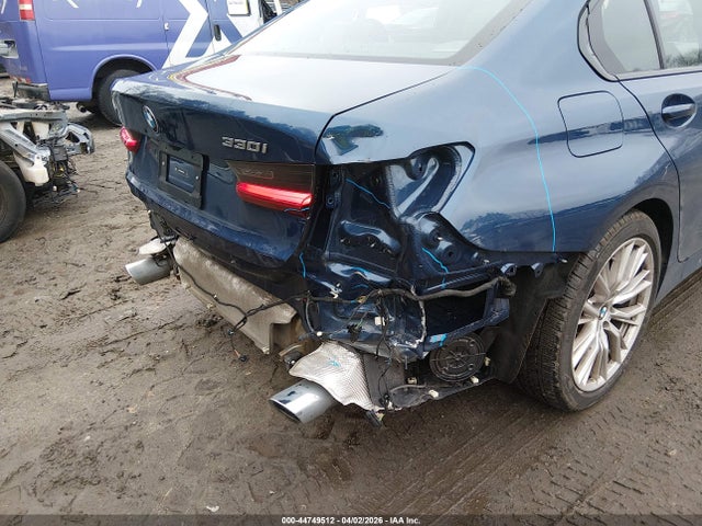 2023 Bmw 330i Xdrive მანქანა იყიდება აუქციონზე, vin: 3MW89FF08P8D42795, აუქციონის ნომერი: 44749512
