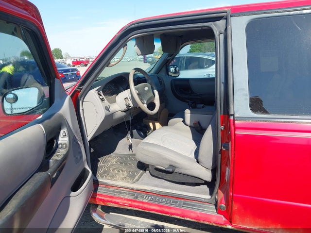 44749516 :رقم المزاد ، 4F4YR46E93TM05657 vin ، 2003 Mazda B4000 Ds مزاد بيع