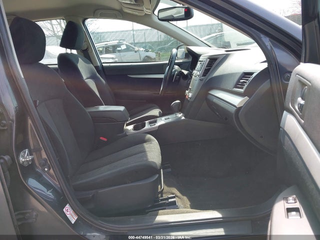 44749541 :رقم المزاد ، 4S3BMCC65D3045776 vin ، 2013 Subaru Legacy 2.5i Premium مزاد بيع