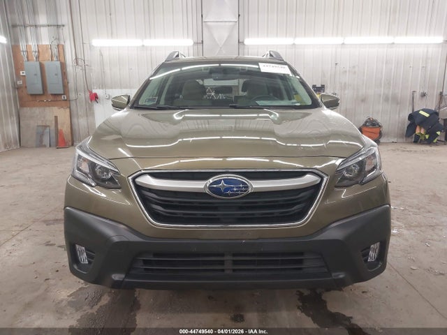 44749540 :رقم المزاد ، 4S4BTADC1M3220306 vin ، 2021 Subaru Outback Premium مزاد بيع