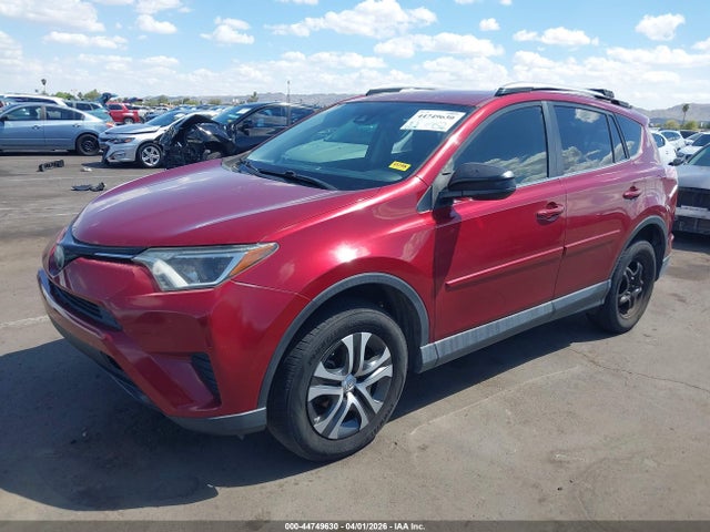 Toyota RAV4 LE 2018 JTMBFREV0JD233189 Image 2
