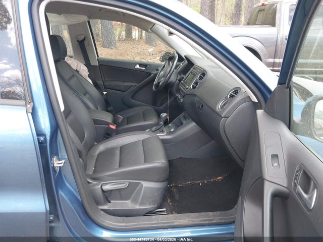 Продаж на аукціоні авто 2017 Volkswagen Tiguan 2.0t/2.0t S, vin: WVGBV7AX7HK012172, номер лоту: 44749734