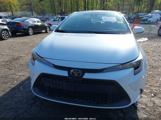 44749831 :رقم المزاد ، 5YFEPMAE6NP369462 vin ، 2022 Toyota Corolla Le مزاد بيع