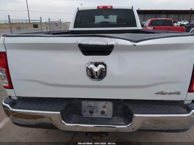 44749848 :رقم المزاد ، 3C6UR5HL3NG193838 vin ، 2022 Ram 2500 Tradesman  4x4 8' Box مزاد بيع
