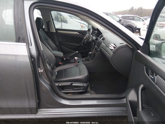 44749882 :رقم المزاد ، 1VWAT7A30FC119653 vin ، 2015 Volkswagen Passat 1.8t Limited Edition مزاد بيع