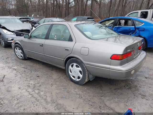 1998 TOYOTA CAMRY 4T1BF22K5WU042517 Photo 2