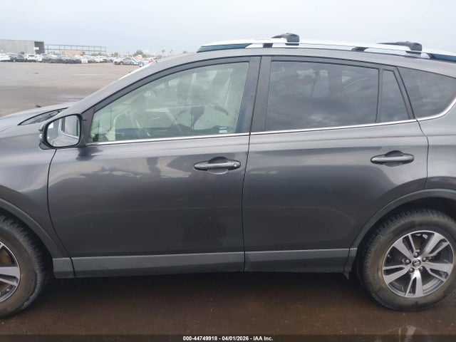 JTMWFREV3JJ151699 Toyota Rav4 Xle