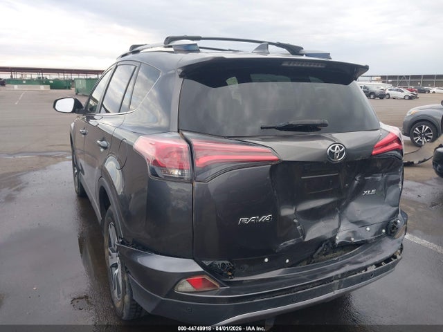 JTMWFREV3JJ151699 Toyota Rav4 Xle
