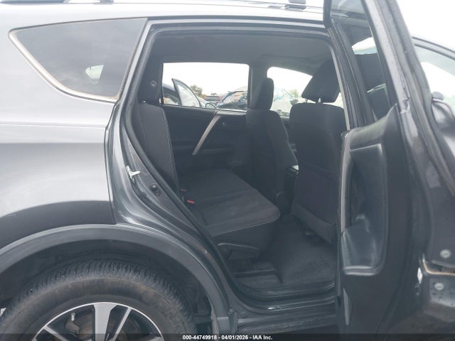JTMWFREV3JJ151699 Toyota Rav4 Xle