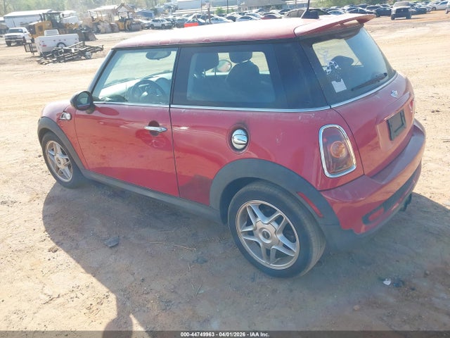 2009 MINI COOPER S WMWMF73589TW87964 Photo 2