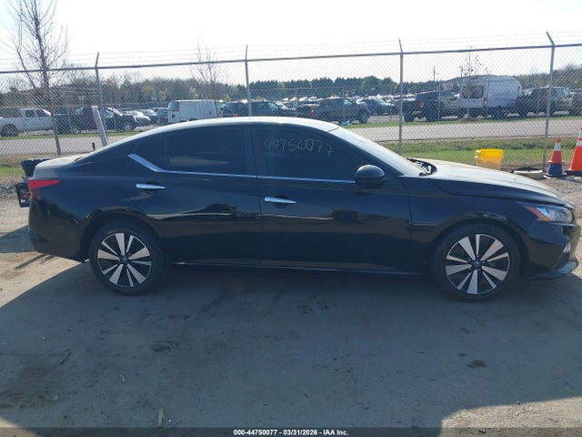 44750077 :رقم المزاد ، 1N4BL4DV3NN338862 vin ، 2022 Nissan Altima Sv Fwd مزاد بيع