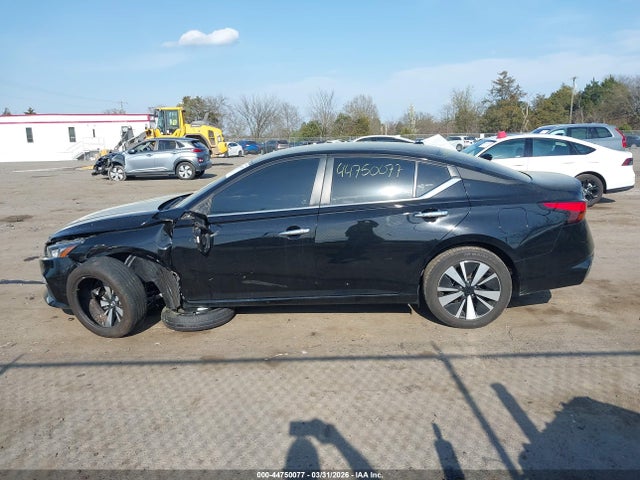 44750077 :رقم المزاد ، 1N4BL4DV3NN338862 vin ، 2022 Nissan Altima Sv Fwd مزاد بيع