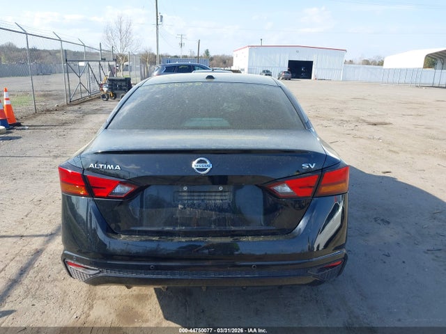 44750077 :رقم المزاد ، 1N4BL4DV3NN338862 vin ، 2022 Nissan Altima Sv Fwd مزاد بيع