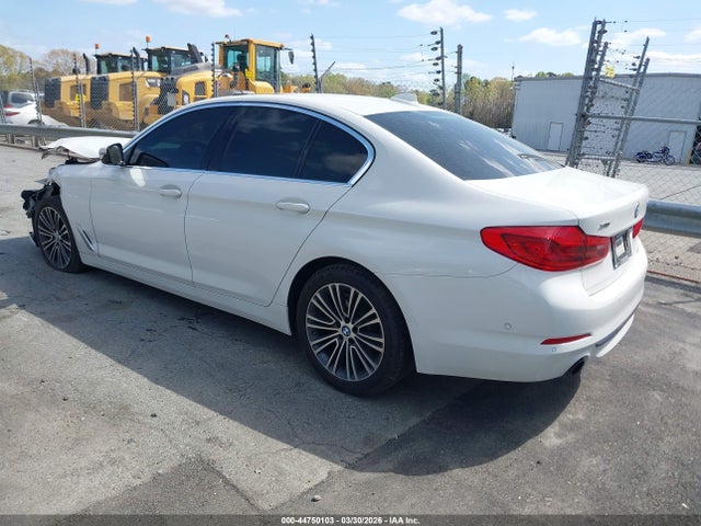 2020 BMW 530I WBAJR7C0XLCE01279 Photo 2