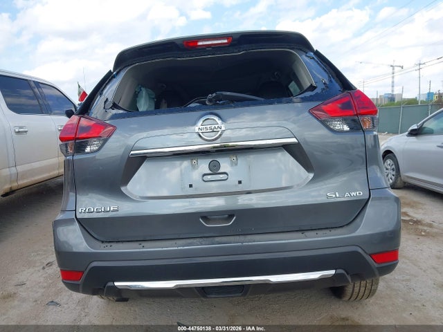 2017 Nissan Rogue Sl მანქანა იყიდება აუქციონზე, vin: 5N1AT2MV0HC815091, აუქციონის ნომერი: 44750138
