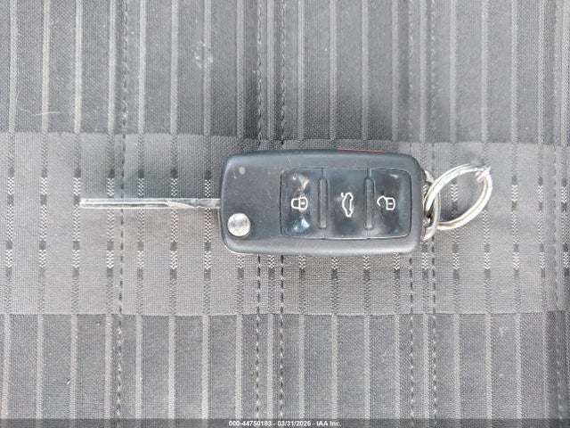 44750183 :رقم المزاد ، 3VWV67ATXCM663709 vin ، 2012 Volkswagen Beetle 2.0t Turbo مزاد بيع