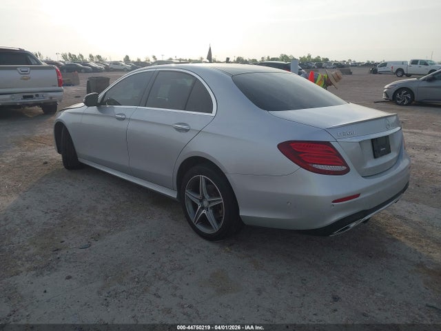 2017 MERCEDES-BENZ E 300 WDDZF4KB0HA197825 Photo 2