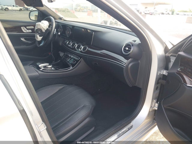 2017 MERCEDES-BENZ E 300 WDDZF4KB0HA197825 Photo 4