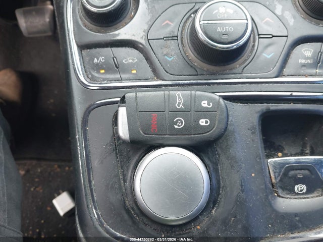 Продажа на аукционе авто 2015 Chrysler 200 S, vin: 1C3CCCBB8FN538868, номер лота: 44750282