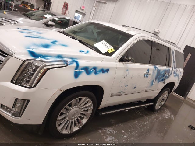 Продажа на аукционе авто 2016 Cadillac Escalade Platinum, vin: 1GYS4DKJ3GR271886, номер лота: 44750335