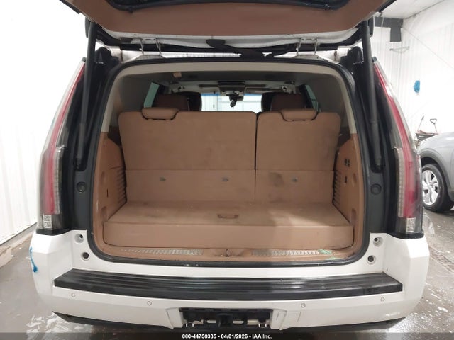 Продажа на аукционе авто 2016 Cadillac Escalade Platinum, vin: 1GYS4DKJ3GR271886, номер лота: 44750335