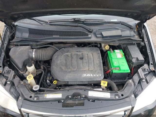 2011 Chrysler Town & Country Touring-l მანქანა იყიდება აუქციონზე, vin: 2A4RR8DG2BR745158, აუქციონის ნომერი: 44750352