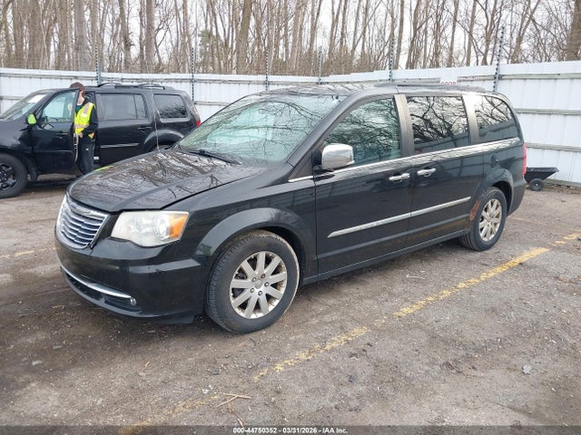 2011 Chrysler Town & Country Touring-l მანქანა იყიდება აუქციონზე, vin: 2A4RR8DG2BR745158, აუქციონის ნომერი: 44750352