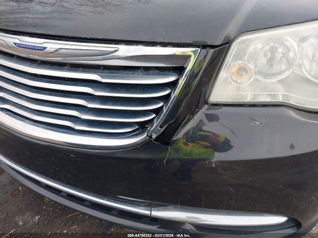 2011 Chrysler Town & Country Touring-l მანქანა იყიდება აუქციონზე, vin: 2A4RR8DG2BR745158, აუქციონის ნომერი: 44750352