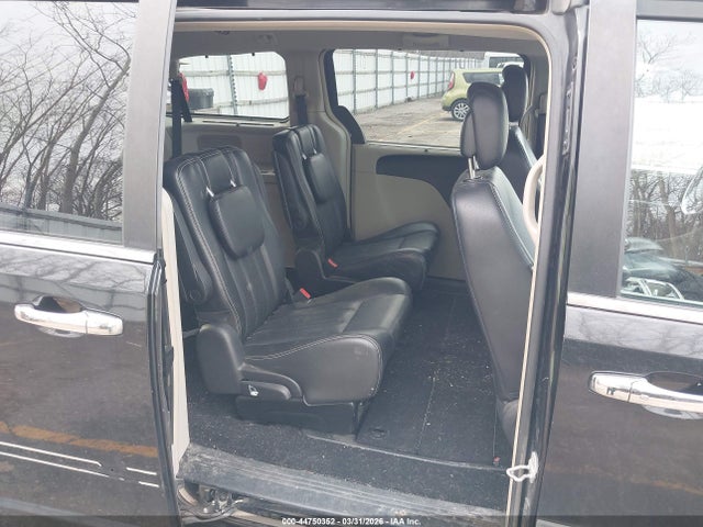 2011 Chrysler Town & Country Touring-l მანქანა იყიდება აუქციონზე, vin: 2A4RR8DG2BR745158, აუქციონის ნომერი: 44750352