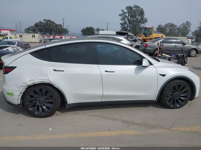 Продаж на аукціоні авто 2021 Tesla Model Y Long Range Dual Motor All-wheel Drive, vin: 5YJYGDEE0MF068638, номер лоту: 44750498