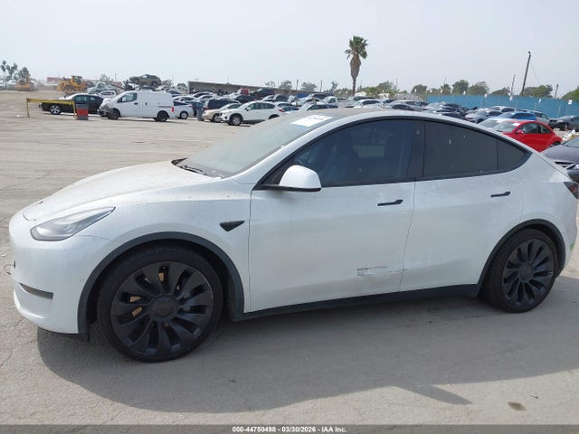 Продаж на аукціоні авто 2021 Tesla Model Y Long Range Dual Motor All-wheel Drive, vin: 5YJYGDEE0MF068638, номер лоту: 44750498