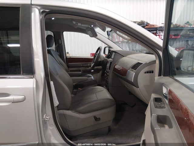 2009 CHRYSLER TOWN & COUNTRY 2A8HR54119R514251 Photo 4
